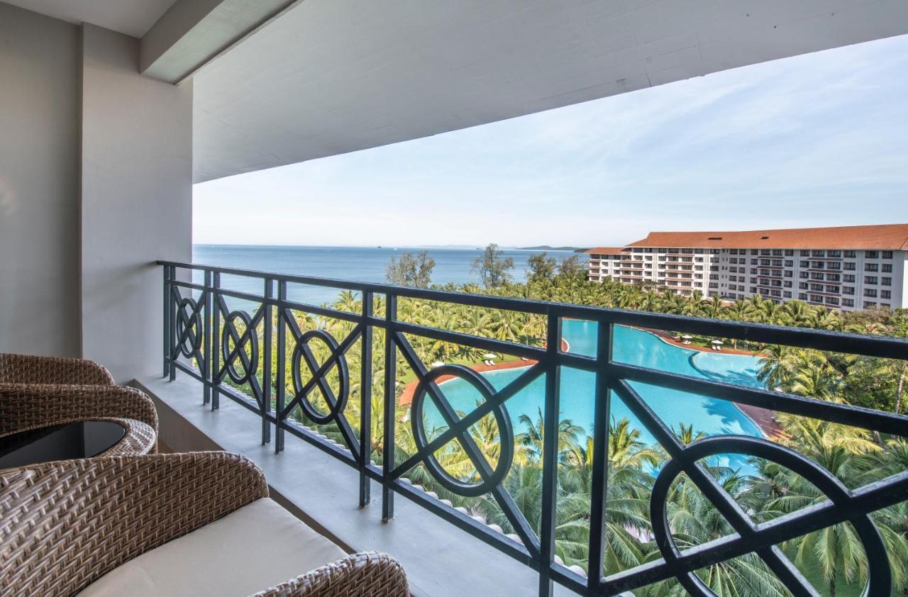 Vinpearl Resort&Spa Phu Quoc Exterior foto Balcony of a guest room
