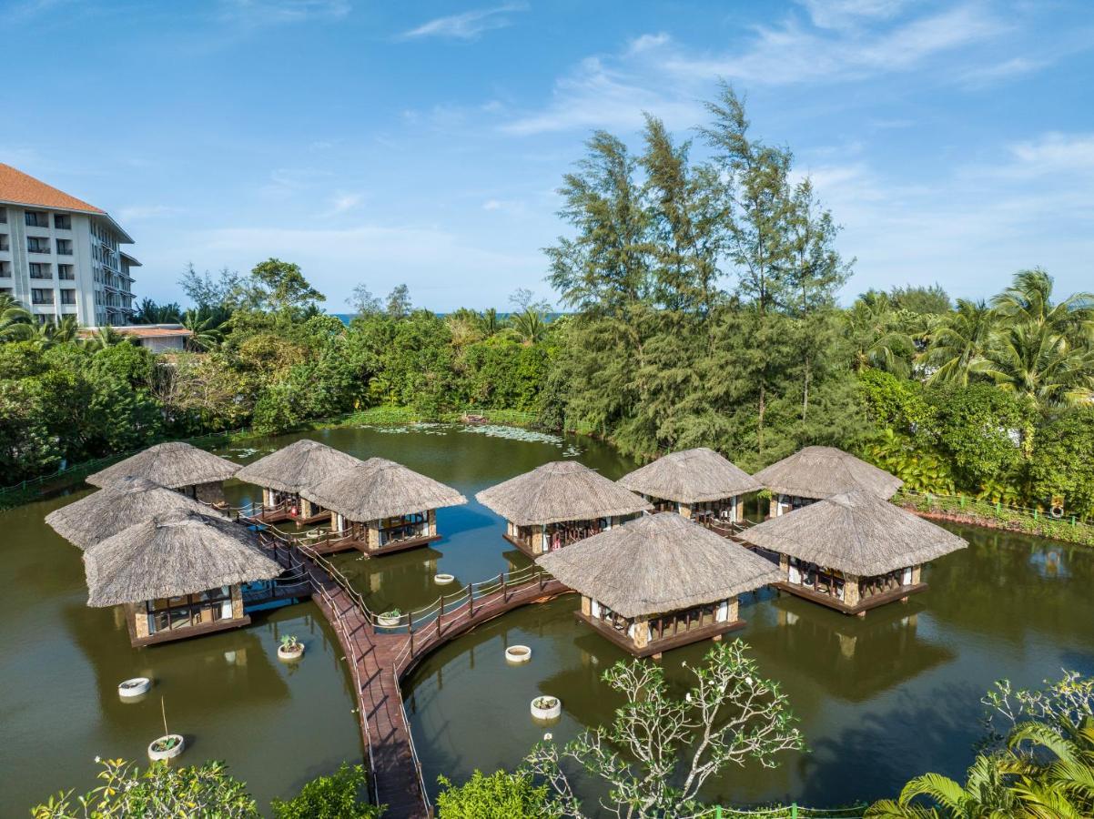 Vinpearl Resort&Spa Phu Quoc Exterior foto The resort's floating bungalows