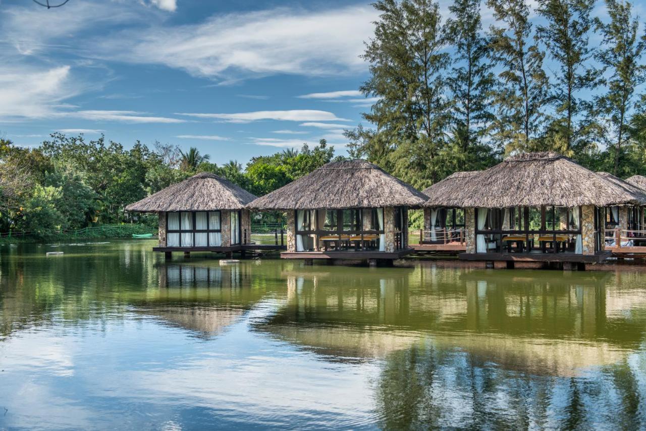 Vinpearl Resort&Spa Phu Quoc Exterior foto The resort's lake