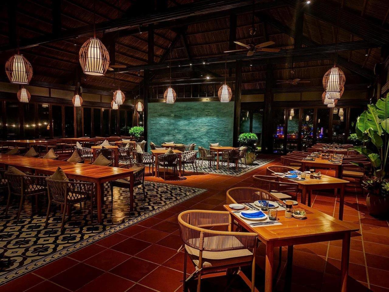 Vinpearl Resort&Spa Phu Quoc Exterior foto The restaurant at the resort